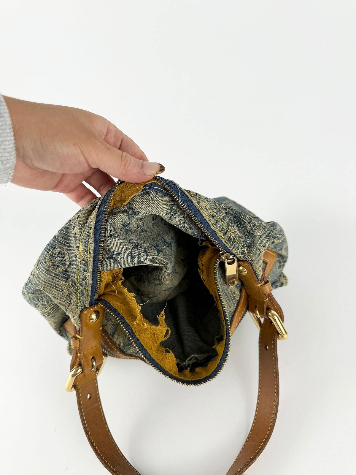 Louis Vuitton Denim Baggy PM shoulder bag